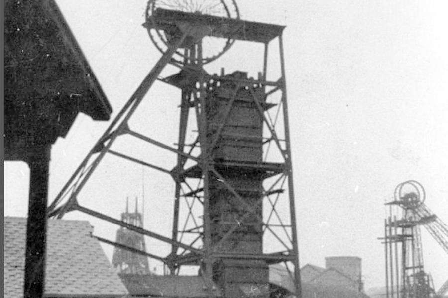 Outwood colliery winding gear © Heritage Photo Archive